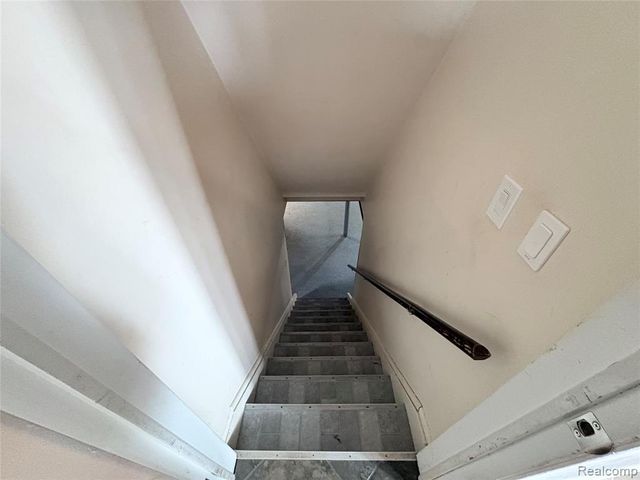 22435 Lange Street, Saint Clair Shores, MI 48080