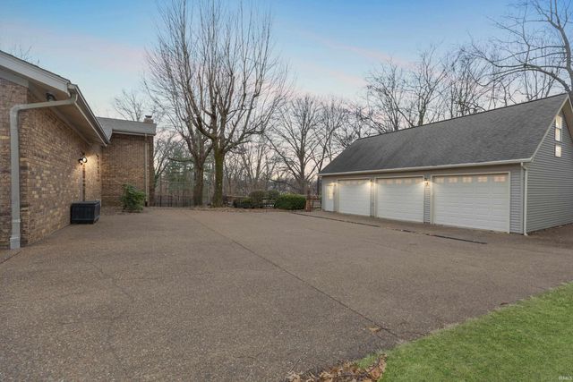 7716 Huckleberry Lane, Evansville, IN 47712