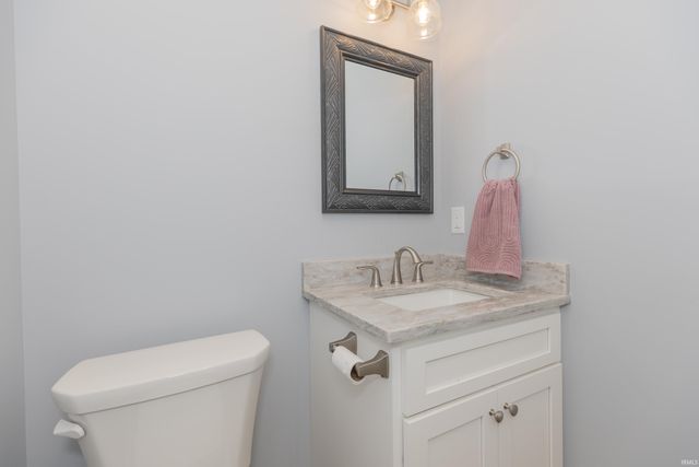 7716 Huckleberry Lane, Evansville, IN 47712