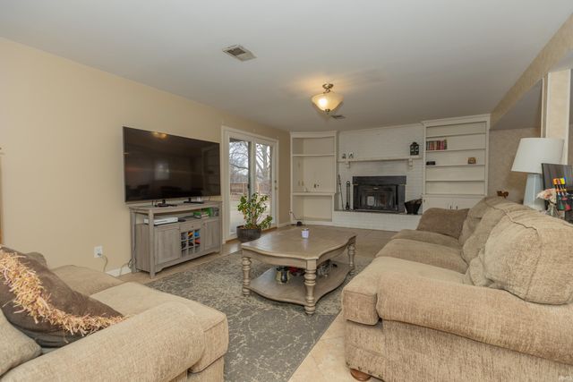 7716 Huckleberry Lane, Evansville, IN 47712