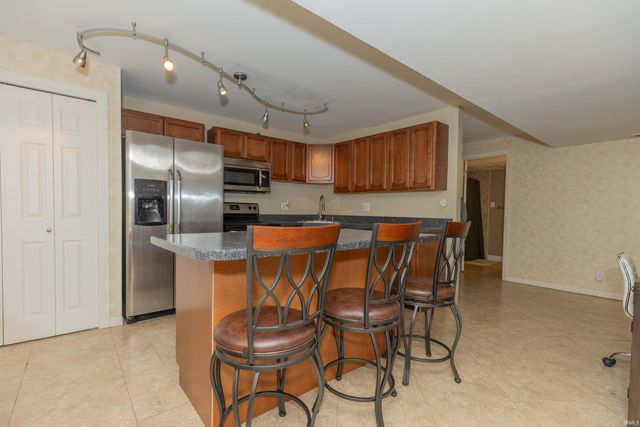 7716 Huckleberry Lane, Evansville, IN 47712