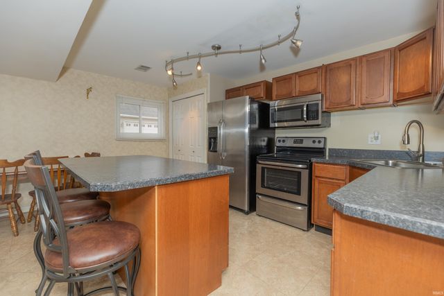 7716 Huckleberry Lane, Evansville, IN 47712