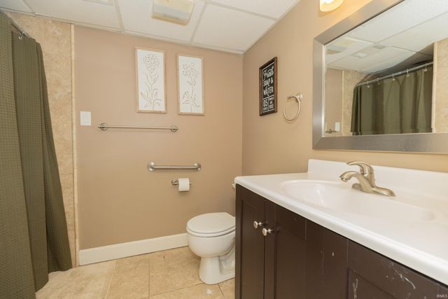 7716 Huckleberry Lane, Evansville, IN 47712