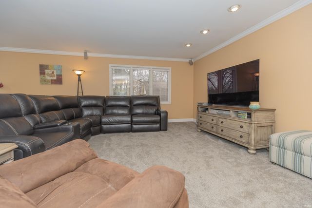 7716 Huckleberry Lane, Evansville, IN 47712