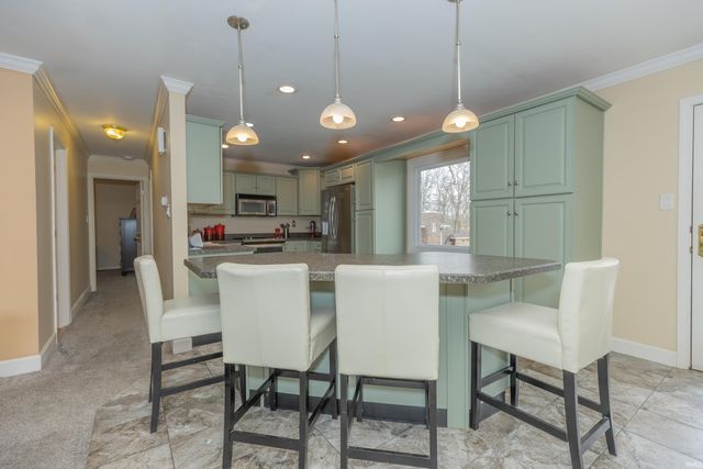 7716 Huckleberry Lane, Evansville, IN 47712