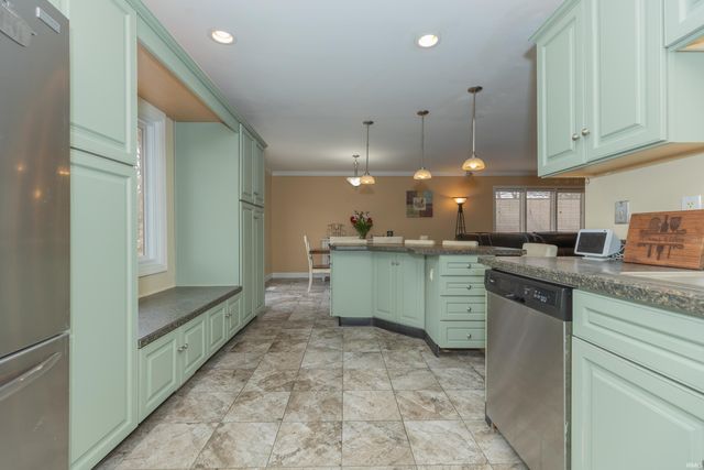 7716 Huckleberry Lane, Evansville, IN 47712