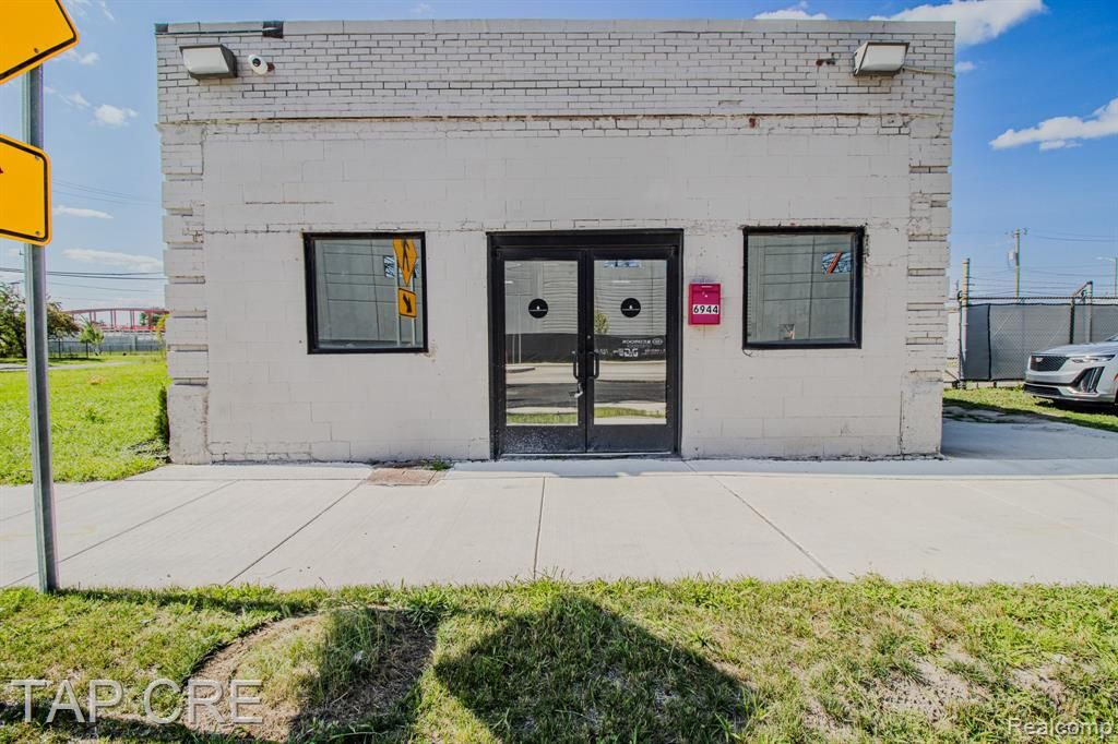 6944 W Fort Street, Detroit, MI 48209