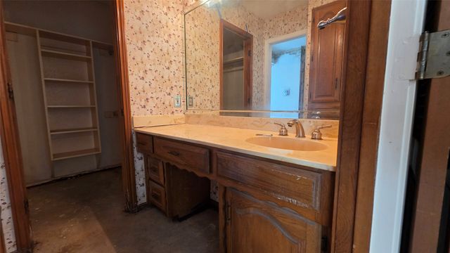 604 The Meadows Parkway, Desoto, TX 75115