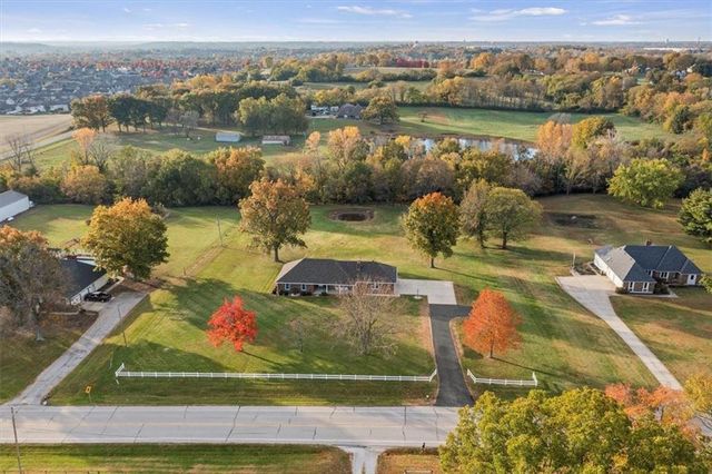 30911 E pink hill Road, Grain Valley, MO 64029