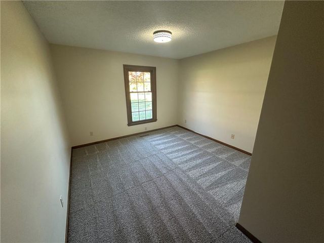 30911 E pink hill Road, Grain Valley, MO 64029