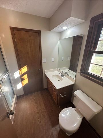 30911 E pink hill Road, Grain Valley, MO 64029