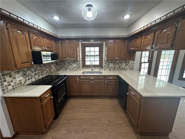 30911 E pink hill Road, Grain Valley, MO 64029