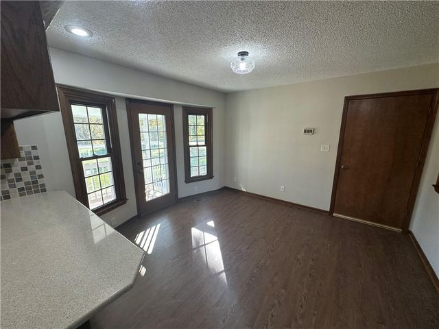 30911 E pink hill Road, Grain Valley, MO 64029