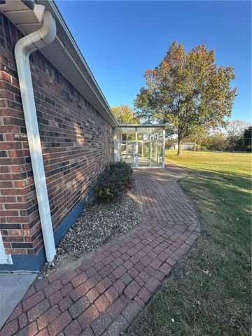 30911 E pink hill Road, Grain Valley, MO 64029