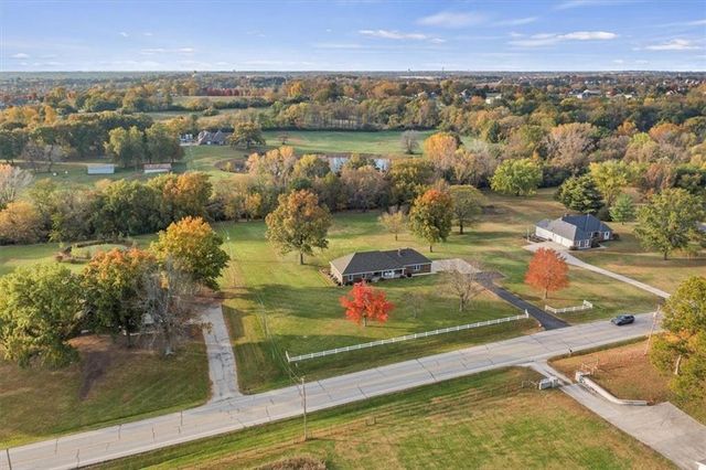 30911 E pink hill Road, Grain Valley, MO 64029