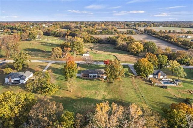 30911 E pink hill Road, Grain Valley, MO 64029