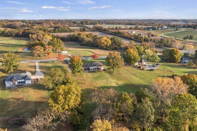 30911 E pink hill Road, Grain Valley, MO 64029