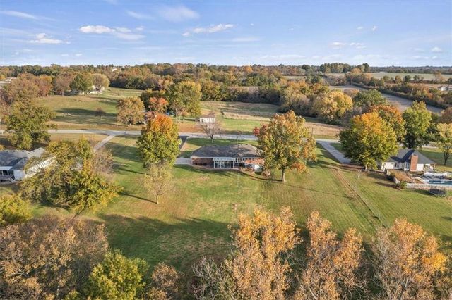 30911 E pink hill Road, Grain Valley, MO 64029