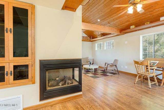 1052 Hacienda Drive A, Simi Valley, CA 93065