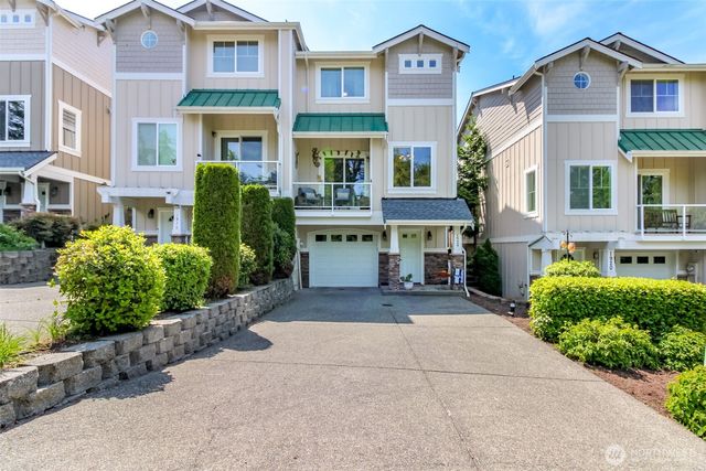 1924 S 240th Street, Des Moines, WA 98198