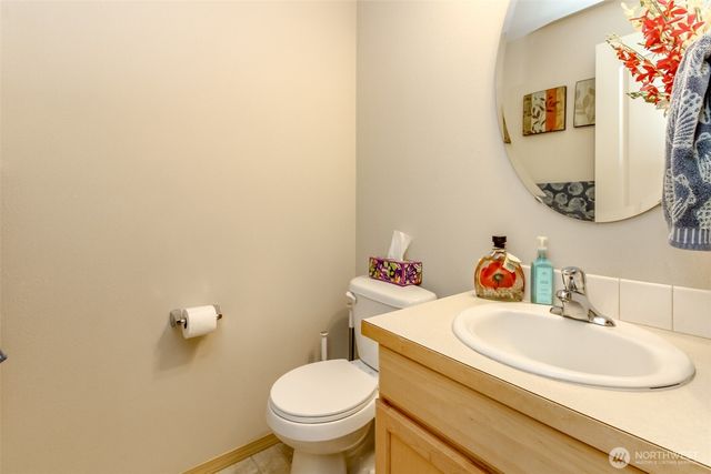 1924 S 240th Street, Des Moines, WA 98198