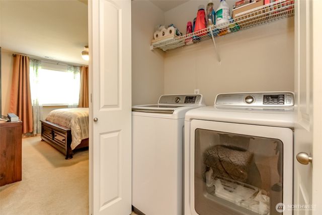 1924 S 240th Street, Des Moines, WA 98198