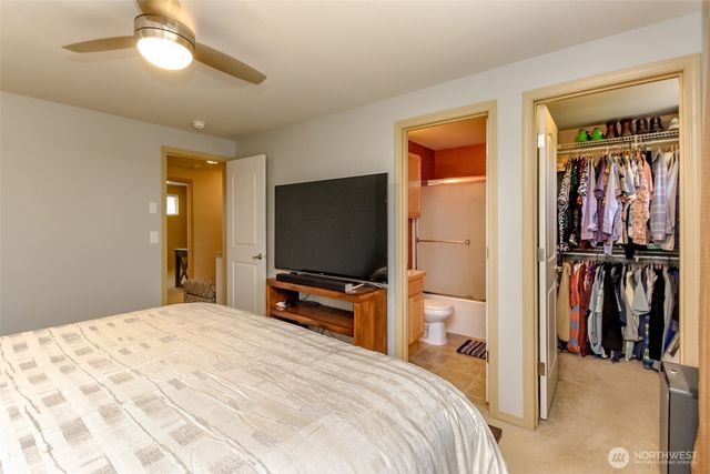 1924 S 240th Street, Des Moines, WA 98198