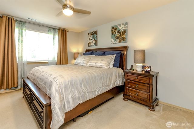 1924 S 240th Street, Des Moines, WA 98198