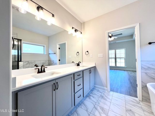 2201 Scott Meadows Lane, Hernando, MS 38632