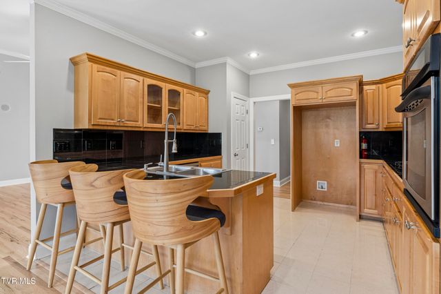 404 Mizpah Hills Drive, Johnson City, TN 37604