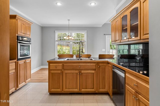 404 Mizpah Hills Drive, Johnson City, TN 37604