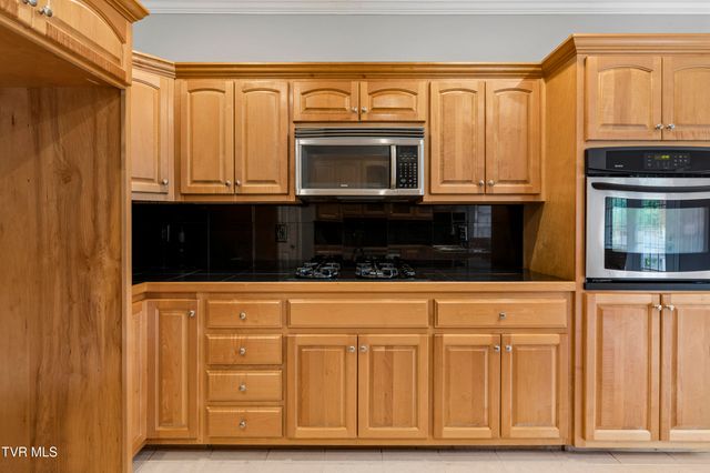 404 Mizpah Hills Drive, Johnson City, TN 37604