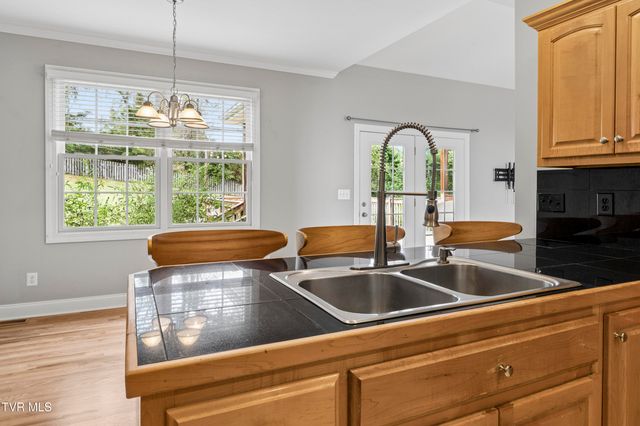 404 Mizpah Hills Drive, Johnson City, TN 37604