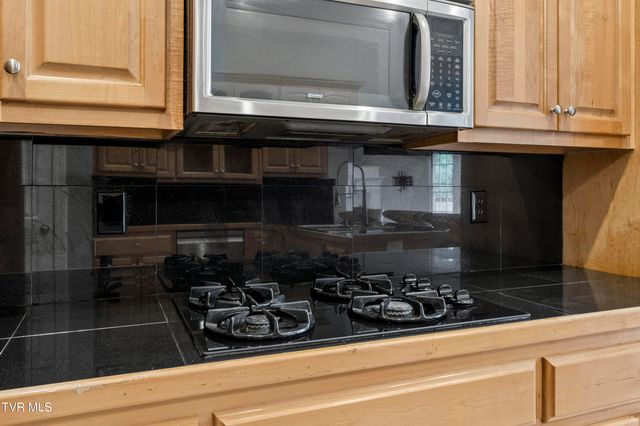 404 Mizpah Hills Drive, Johnson City, TN 37604
