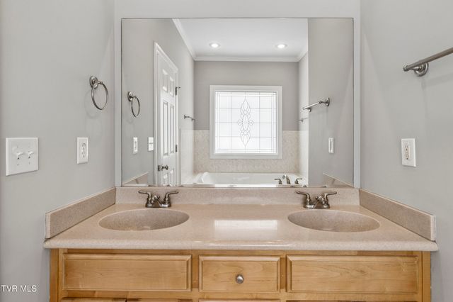 404 Mizpah Hills Drive, Johnson City, TN 37604