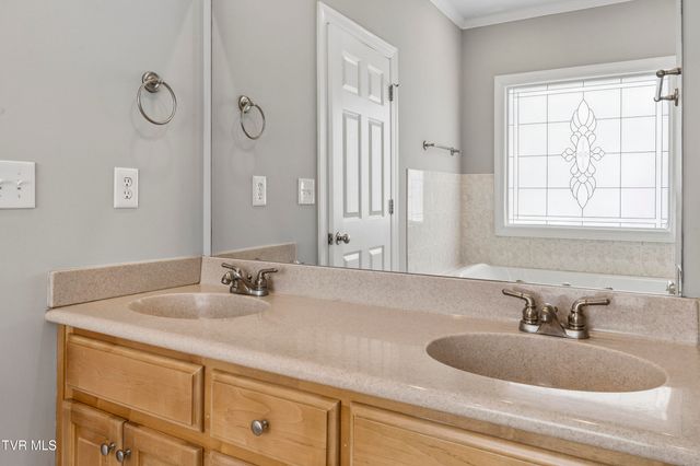 404 Mizpah Hills Drive, Johnson City, TN 37604
