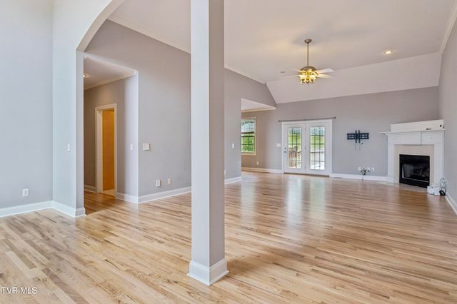 404 Mizpah Hills Drive, Johnson City, TN 37604