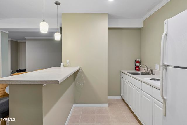 404 Mizpah Hills Drive, Johnson City, TN 37604