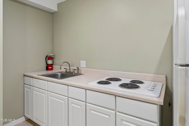 404 Mizpah Hills Drive, Johnson City, TN 37604
