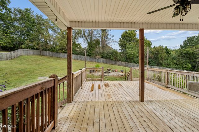 404 Mizpah Hills Drive, Johnson City, TN 37604