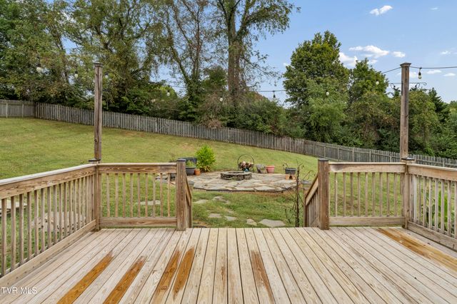 404 Mizpah Hills Drive, Johnson City, TN 37604