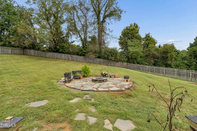 404 Mizpah Hills Drive, Johnson City, TN 37604