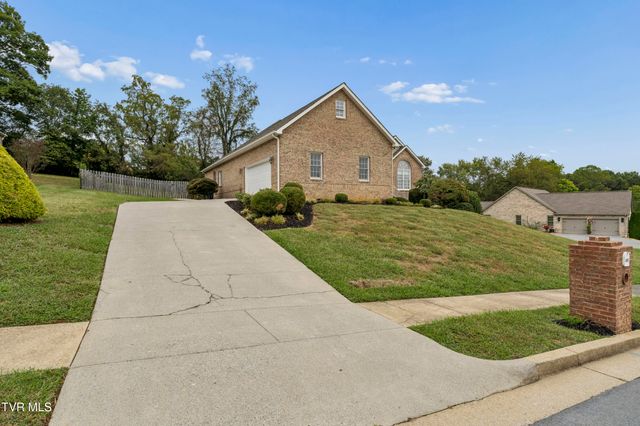 404 Mizpah Hills Drive, Johnson City, TN 37604