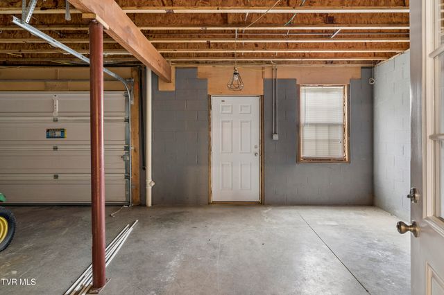 404 Mizpah Hills Drive, Johnson City, TN 37604