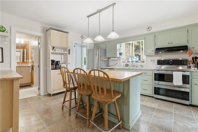 39 West Wrentham Road, Cumberland, RI 02864