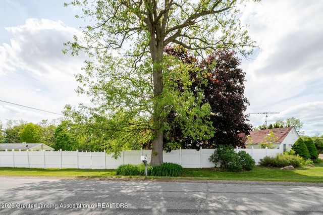 1995 N Every Road, Mason, MI 48854