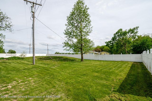 1995 N Every Road, Mason, MI 48854