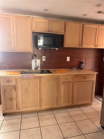 19317 NW 47th Ave, Miami Gardens, FL 33055