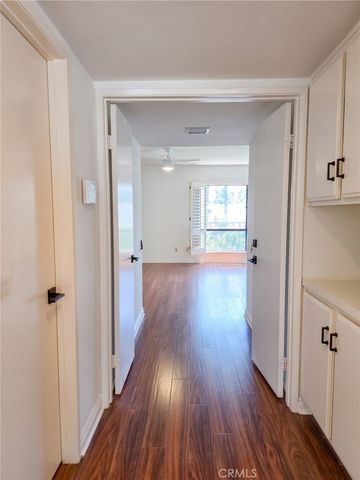 6121 Shoup Avenue 10, Woodland Hills, CA 91367