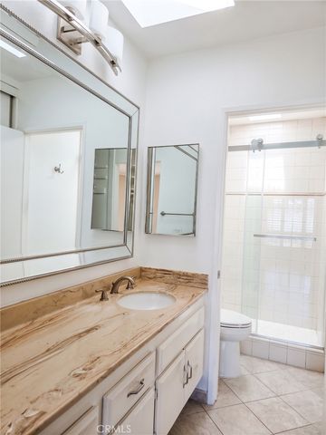 6121 Shoup Avenue 10, Woodland Hills, CA 91367